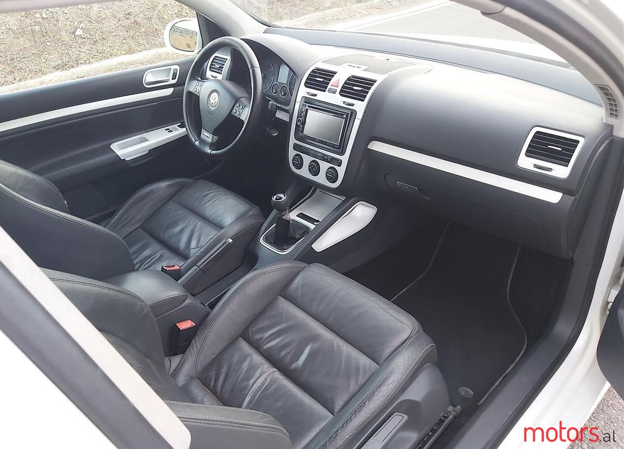 2007' Volkswagen Golf photo #1