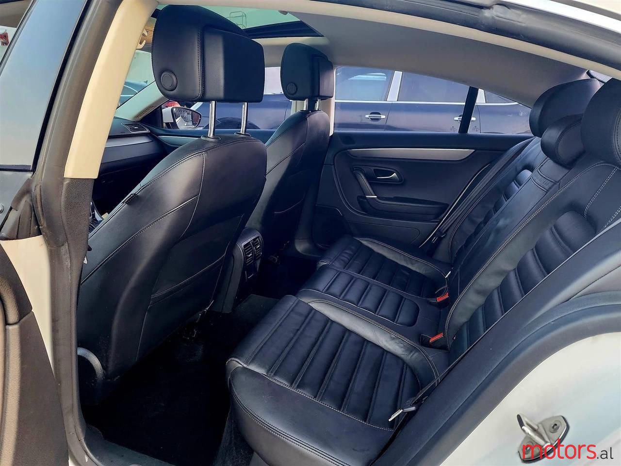 2014' Volkswagen Passat photo #2