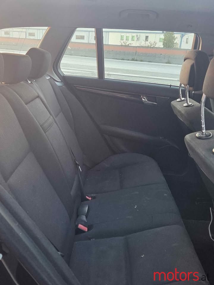 2010' Mercedes-Benz 220 photo #6