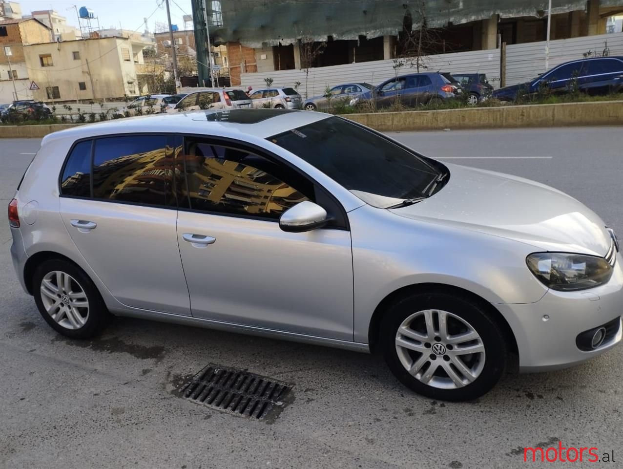 2011' Volkswagen Golf photo #1