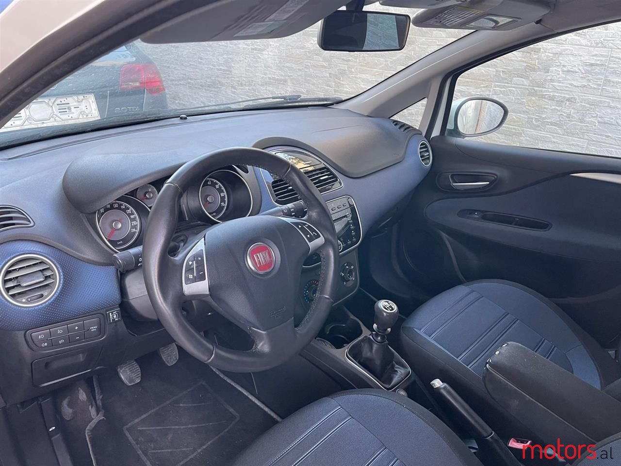 2011' Fiat Punto Evo photo #5