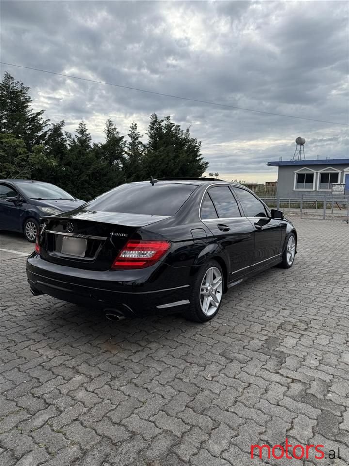 2012' Mercedes-Benz C 300 photo #2