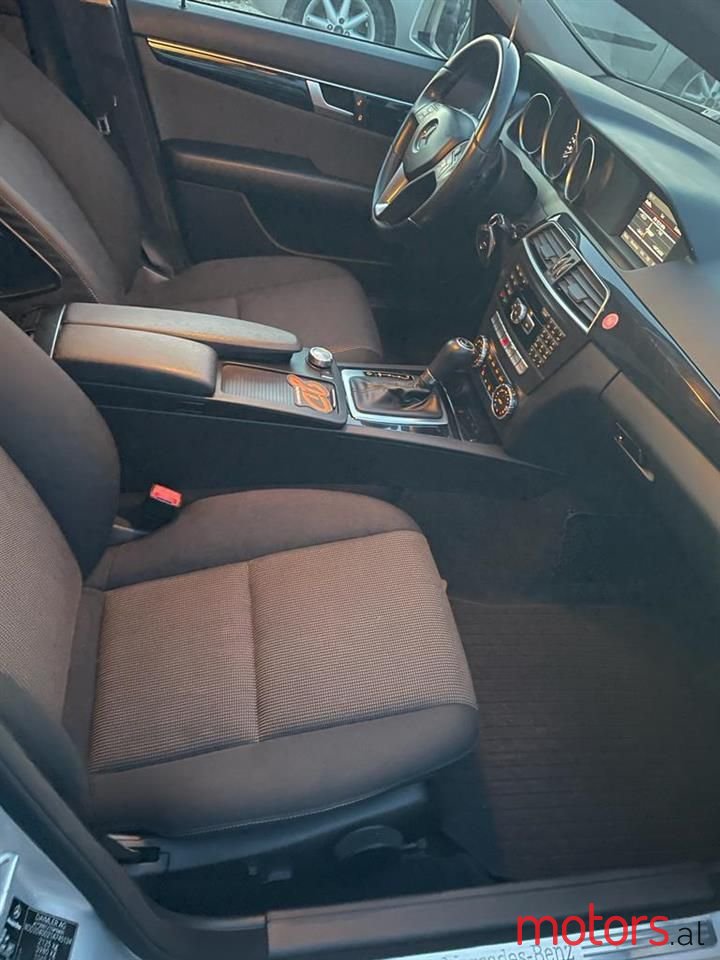 2012' Mercedes-Benz C 220 photo #6