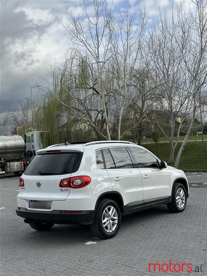 2009' Volkswagen Tiguan photo #3