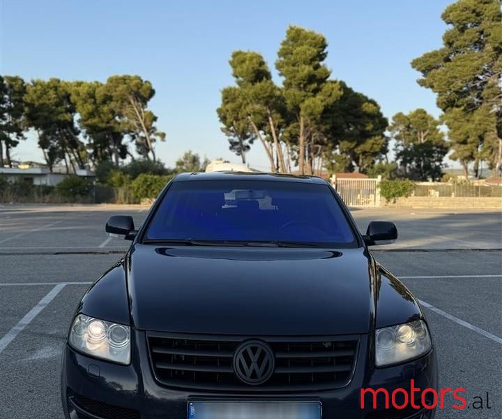 2005' Volkswagen Touareg photo #6