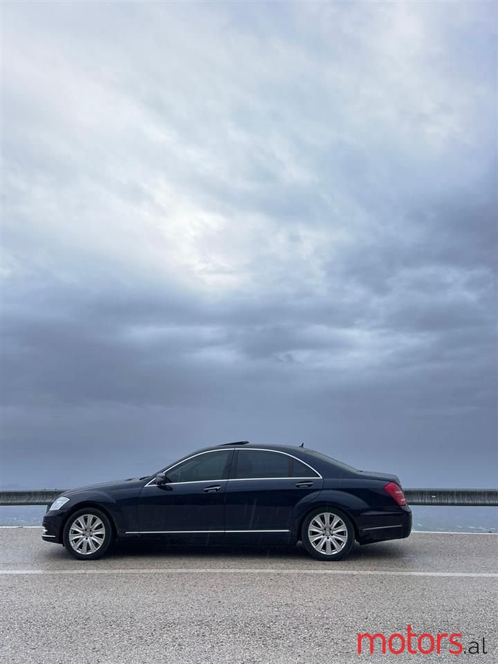 2008' Mercedes-Benz S 350 photo #3