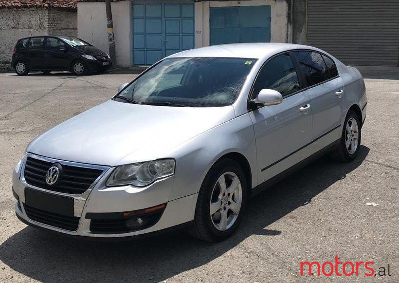 2008' Volkswagen Passat photo #3
