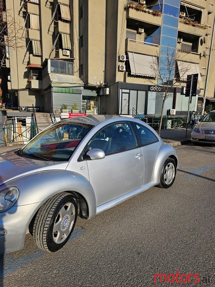 2002' Volkswagen Beetle photo #2