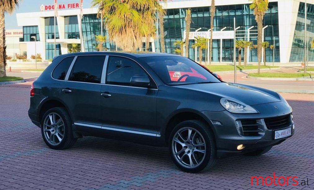 2007' Porsche Cayenne photo #1