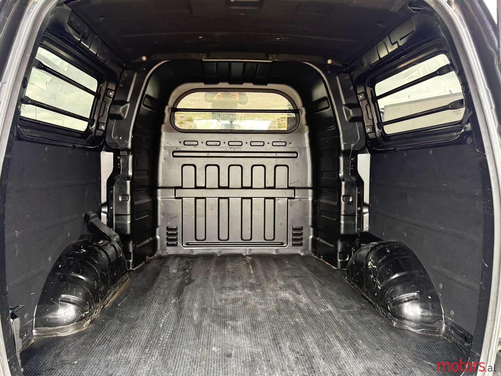 2012' Hyundai H-1 Starex photo #2