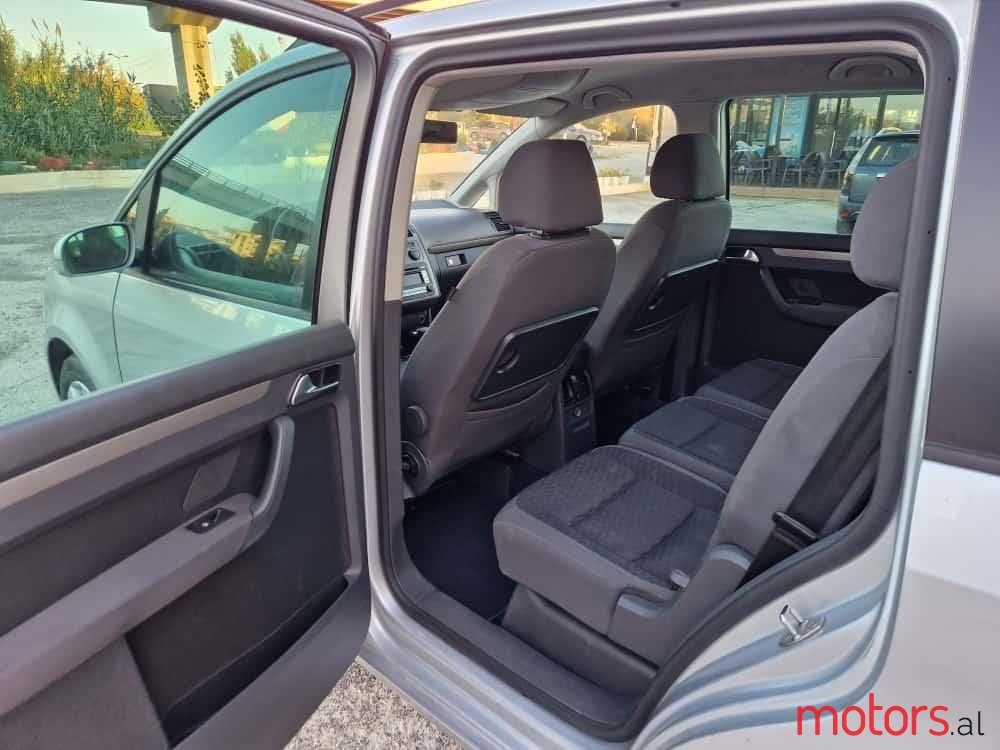 2007' Volkswagen Touran photo #4