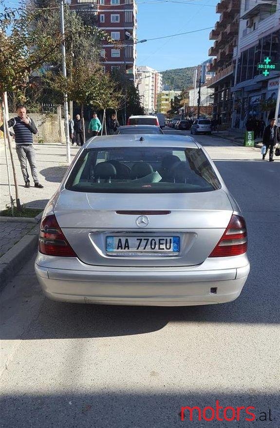 2005' Mercedes-Benz E 200 photo #2