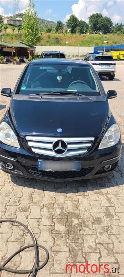 2010' Mercedes-Benz B 180 photo #1