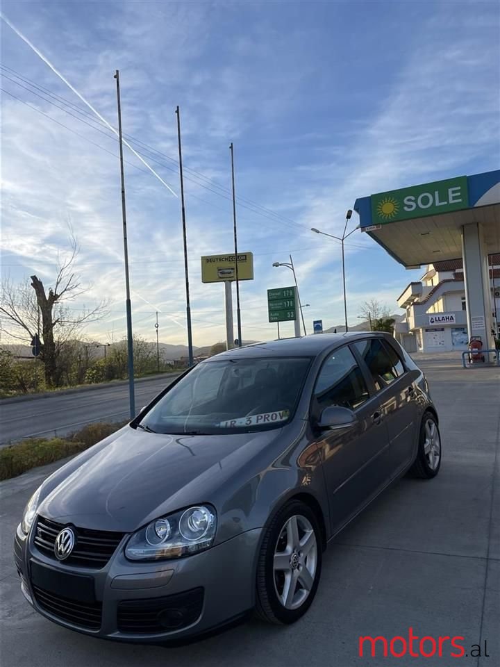 2008' Volkswagen Golf photo #4