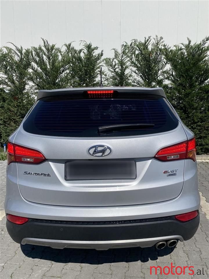 2013' Hyundai Santa Fe photo #3