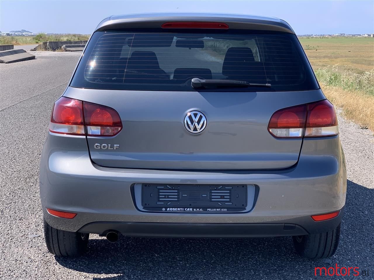 2010' Volkswagen Golf photo #5