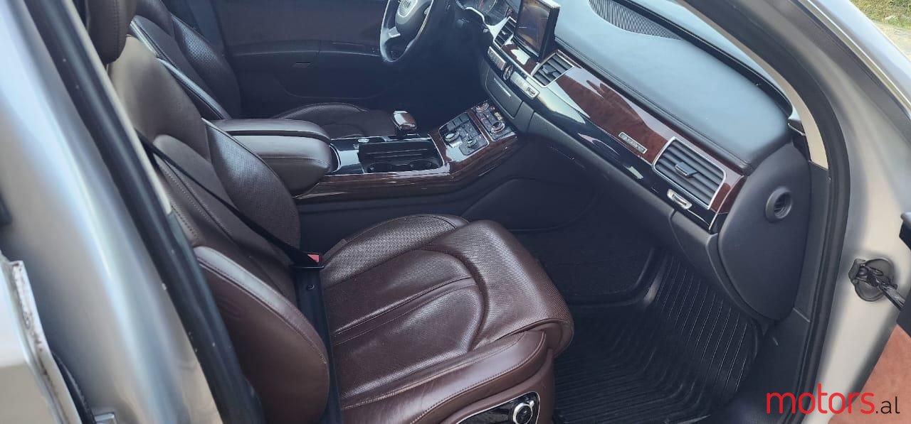 2011' Audi A8 photo #6