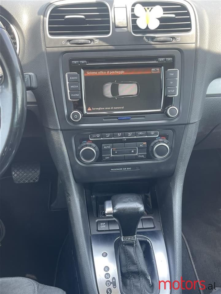 2010' Volkswagen Golf photo #6