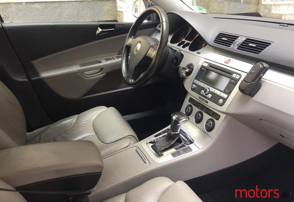 2007' Volkswagen Passat photo #3