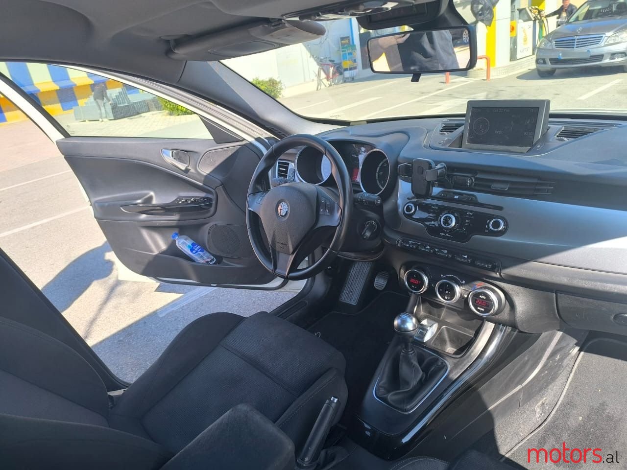 2010' Alfa Romeo Giulietta photo #5