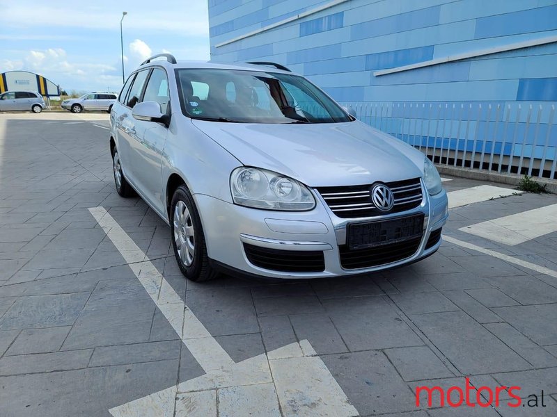 2008' Volkswagen Golf photo #1