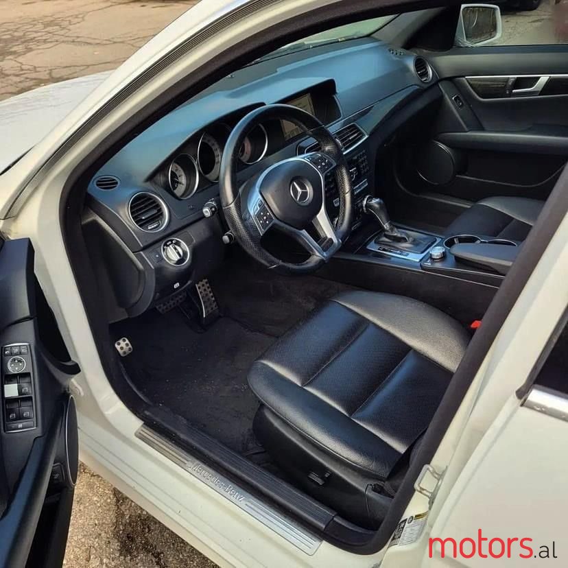 2015' Mercedes-Benz 350 photo #6