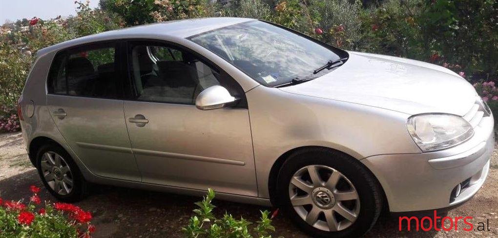 2004' Volkswagen Golf photo #1