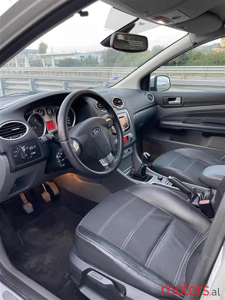 2009' Ford Focus photo #4