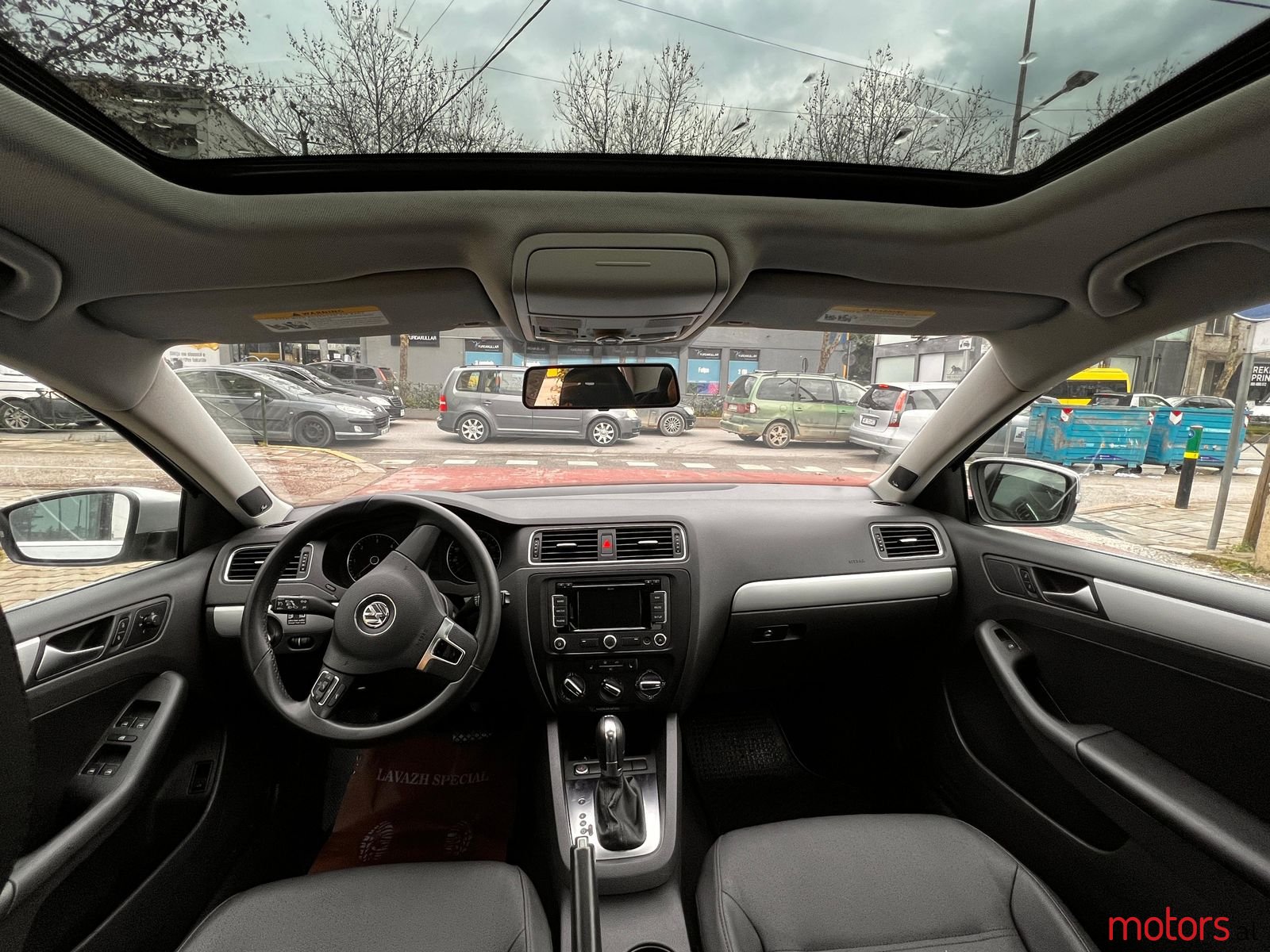2012' Volkswagen Jetta photo #5