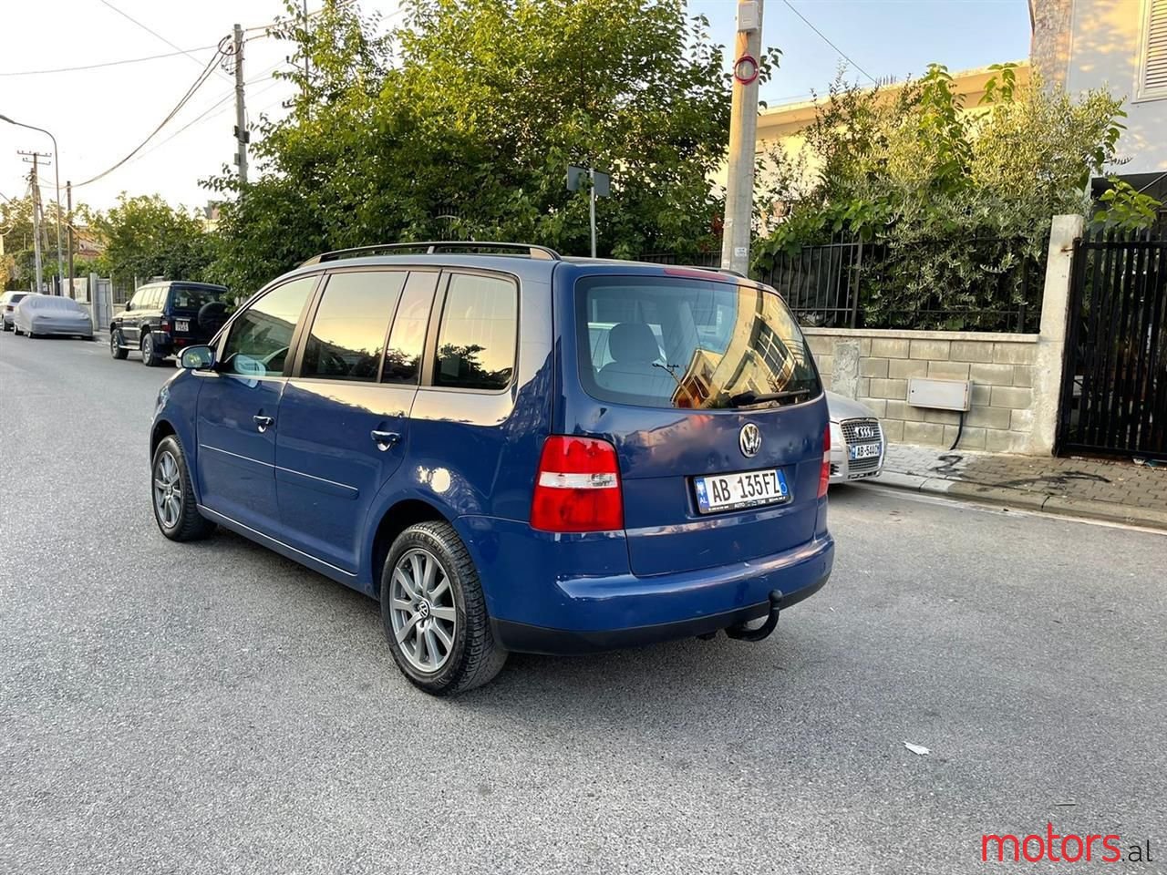 2005' Volkswagen Touran photo #1