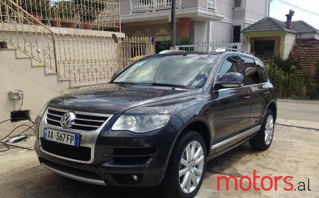 2008' Volkswagen Touareg photo #1