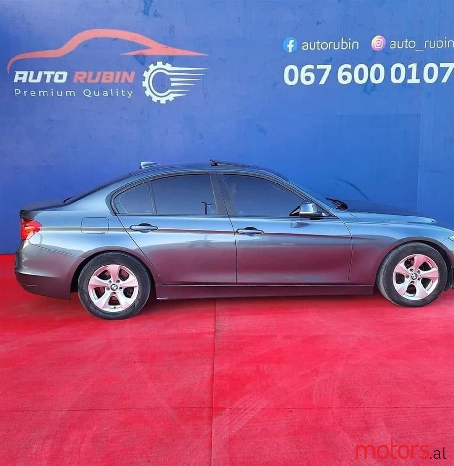 2012' BMW 320 photo #6