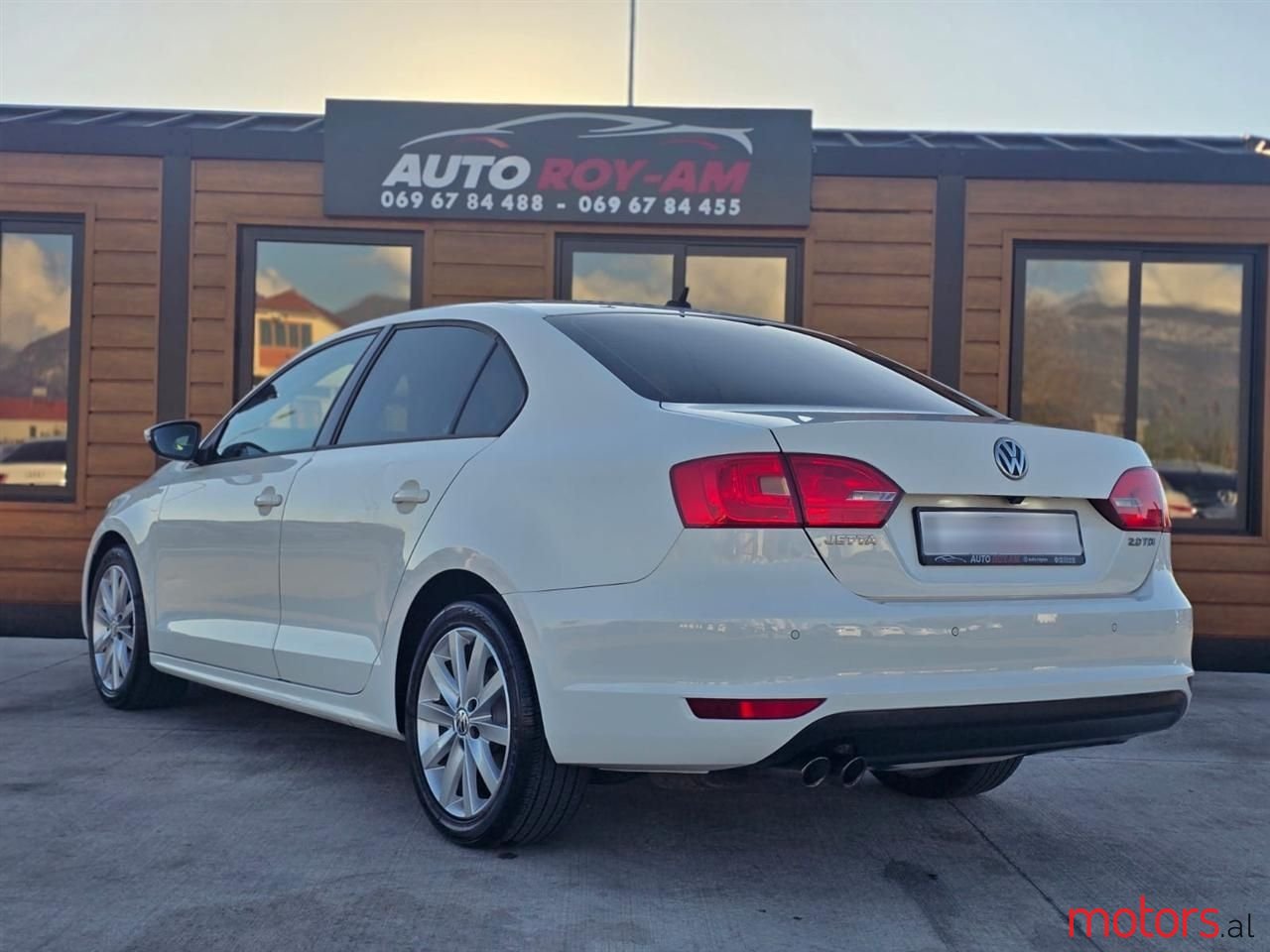 2012' Volkswagen Jetta photo #4