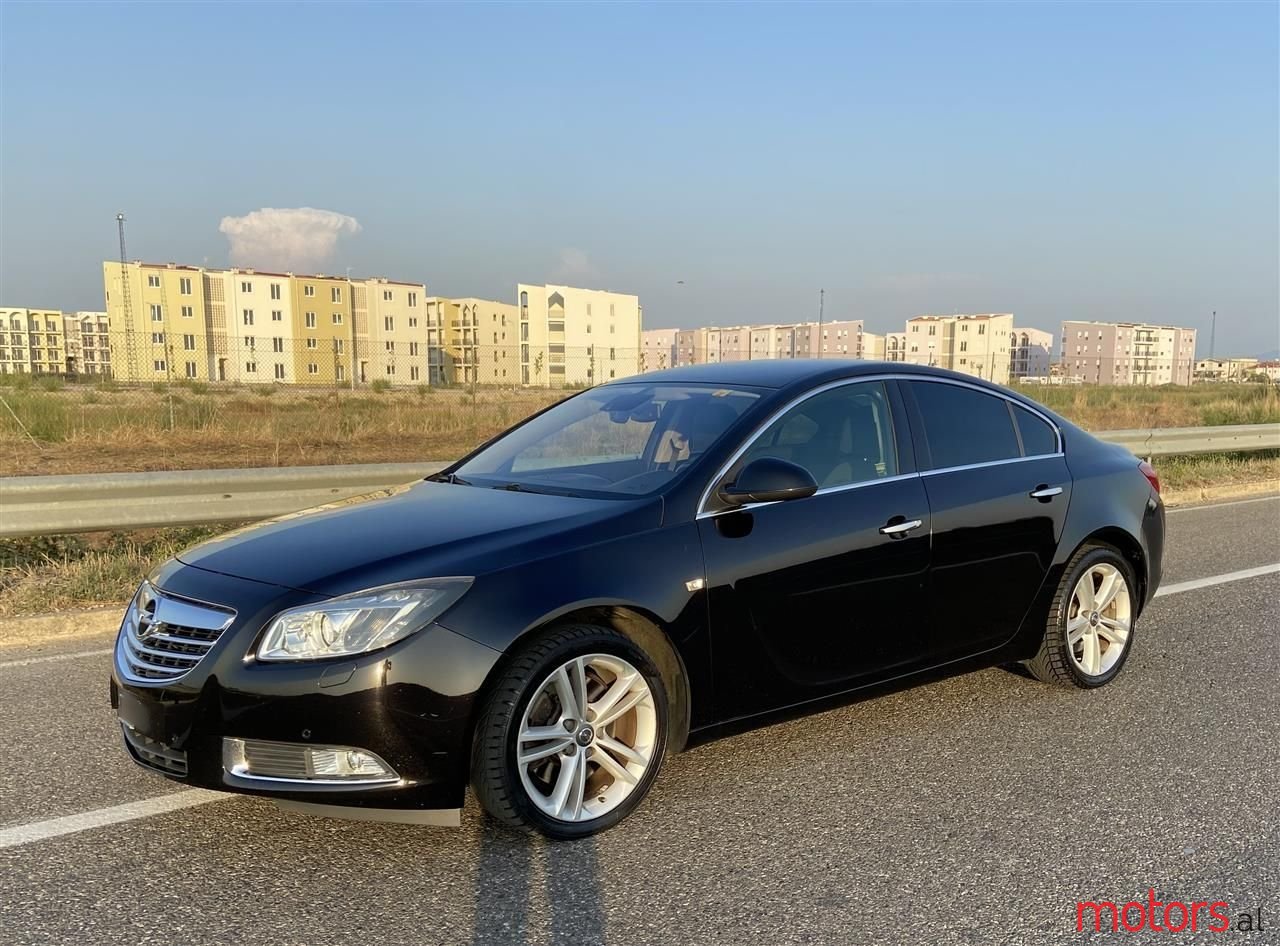 2010' Opel Insignia photo #2