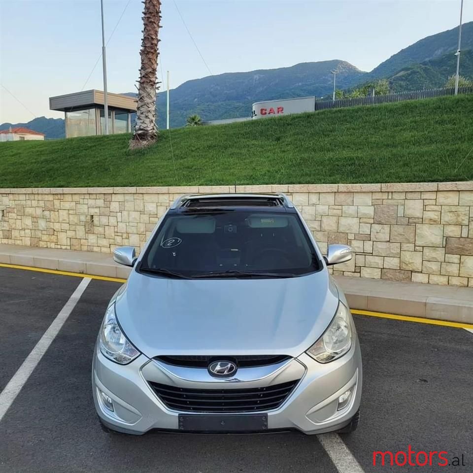 2010' Hyundai Tucson photo #3