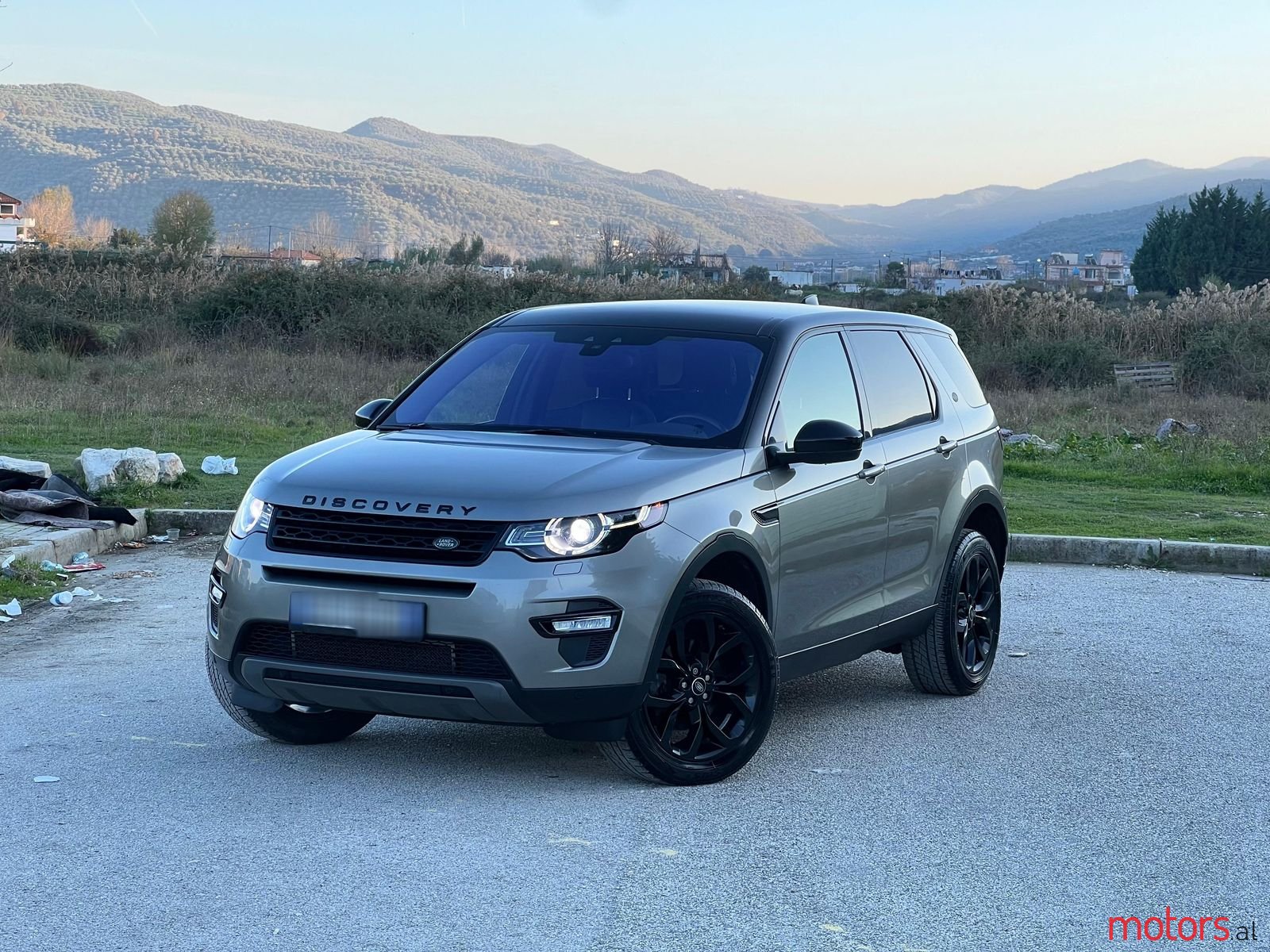 2017' Land Rover Discovery Sport photo #1