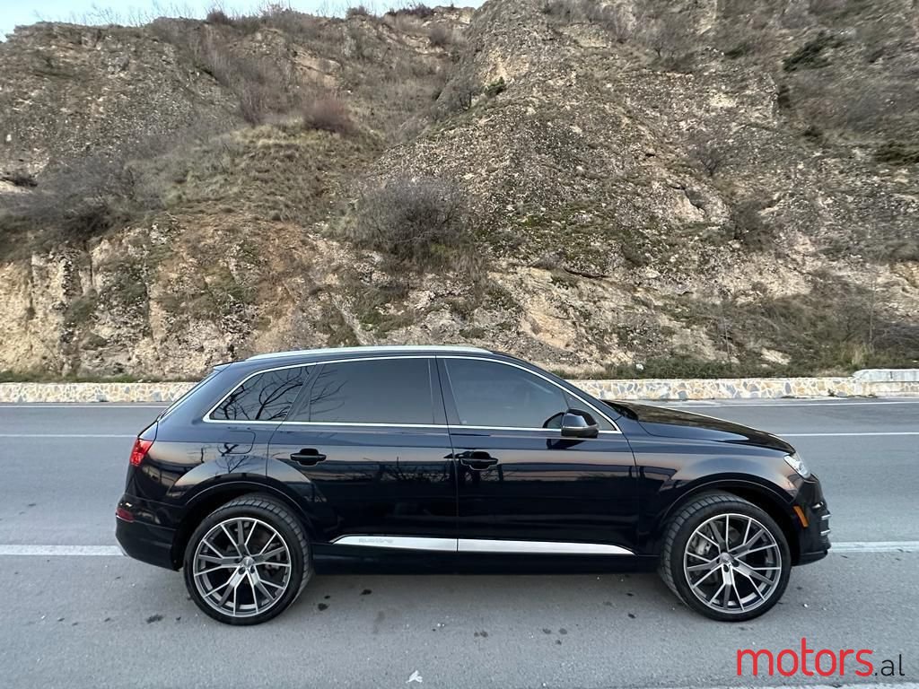2018' Audi Q7 photo #3
