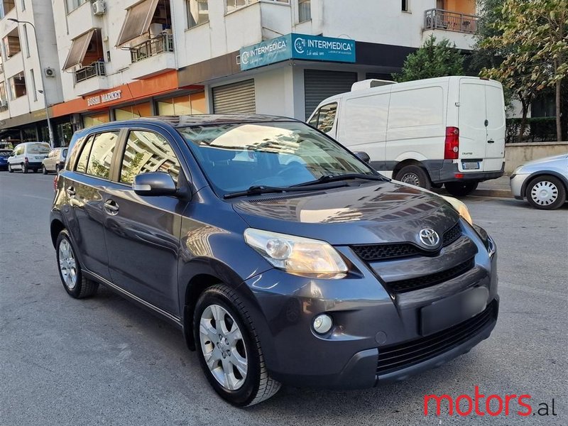 2011' Toyota Urban Cruiser photo #1