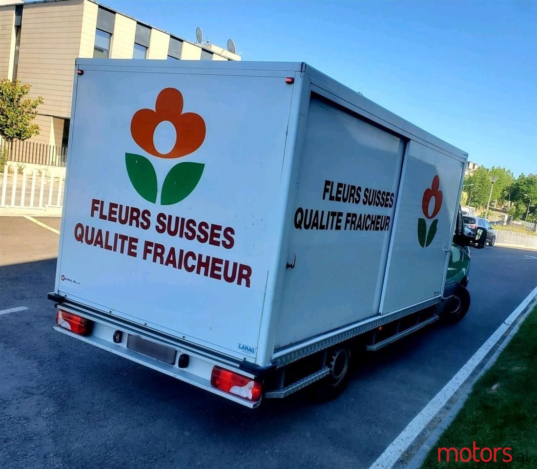 2012' Mercedes-Benz V 200 photo #5