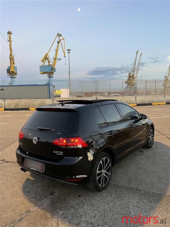 2013' Volkswagen Golf photo #2