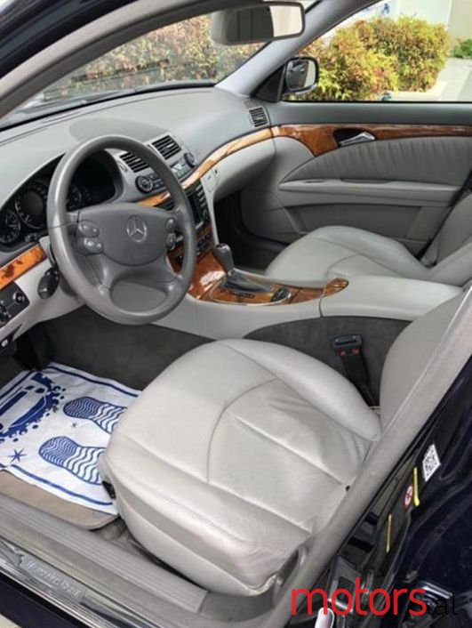 2008' Mercedes-Benz E 320 photo #2