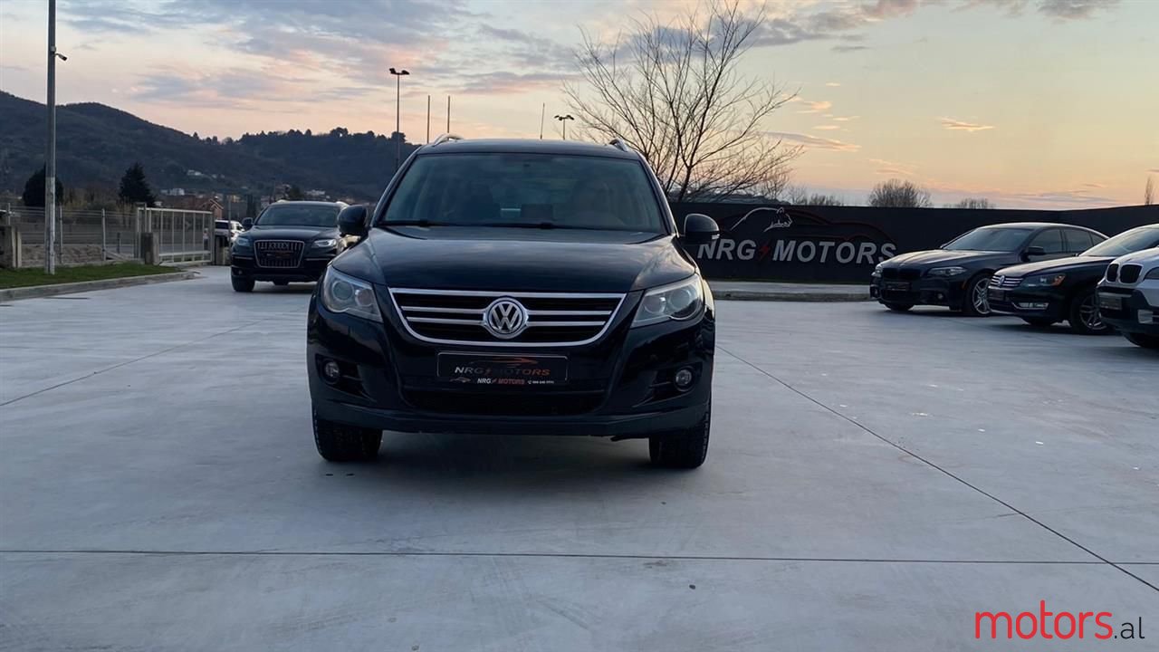 2010' Volkswagen Tiguan photo #5