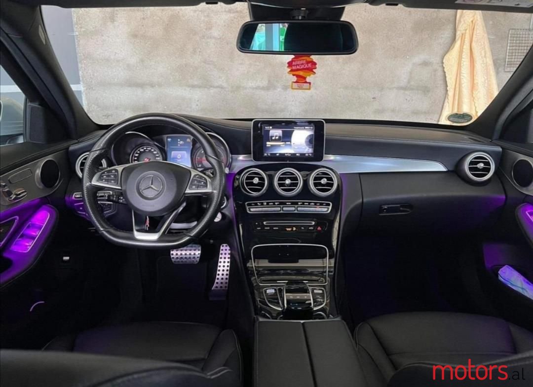 2015' Mercedes-Benz C 250 photo #3