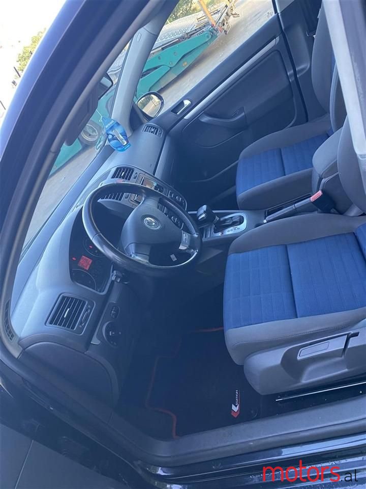 2007' Volkswagen Golf photo #3