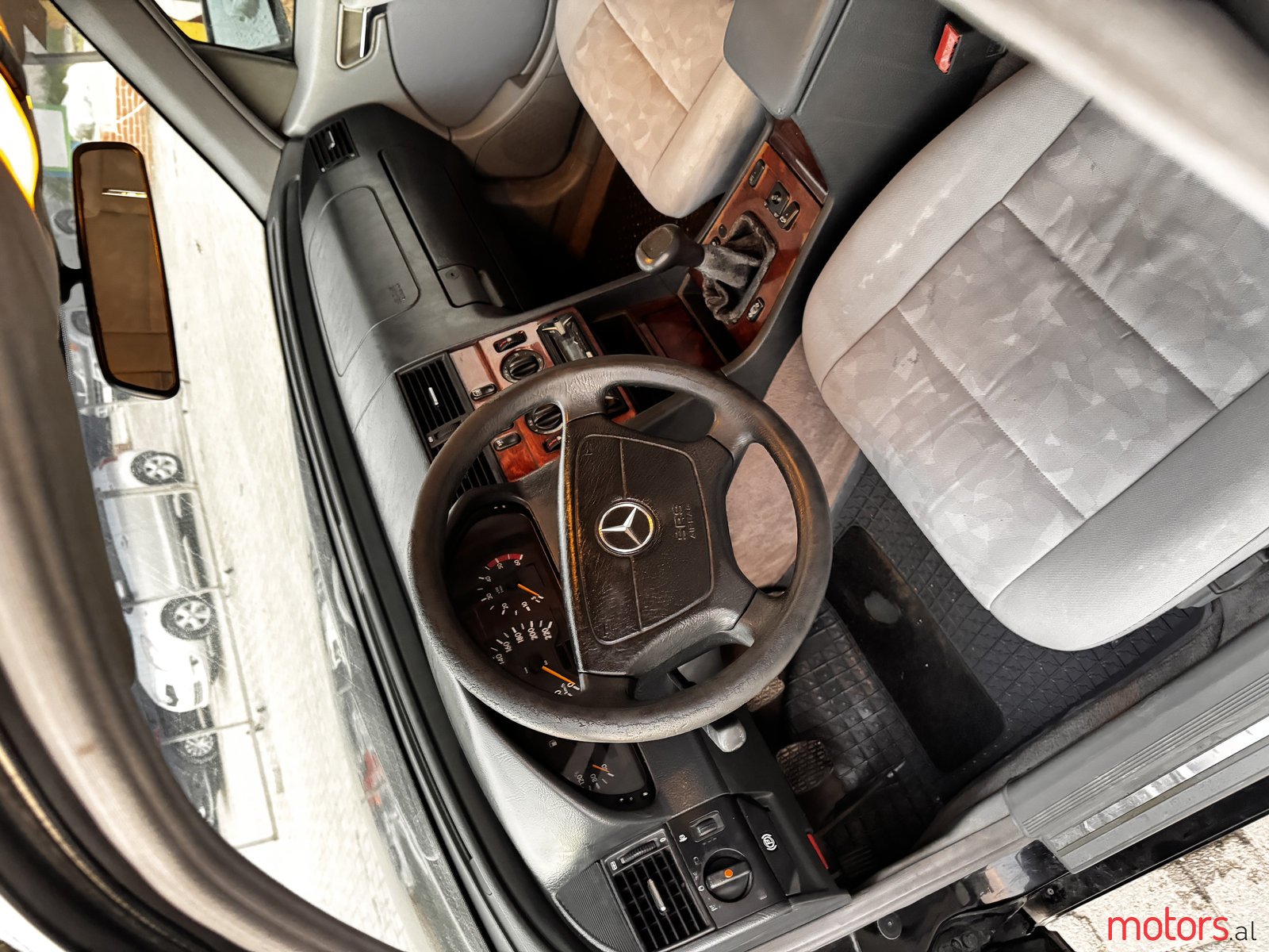 1999' Mercedes-Benz 220 photo #7