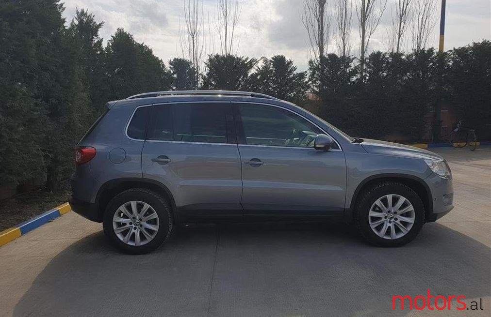 2008' Volkswagen Tiguan photo #1