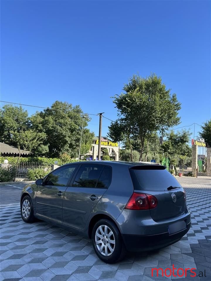 2005' Volkswagen Golf photo #5