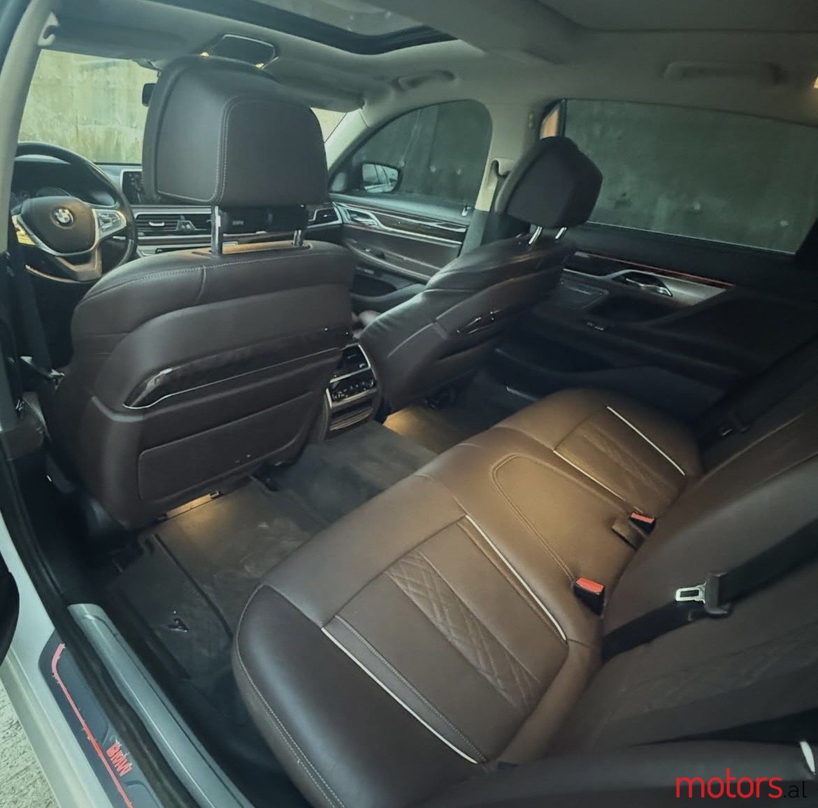 2017' BMW 750 photo #7