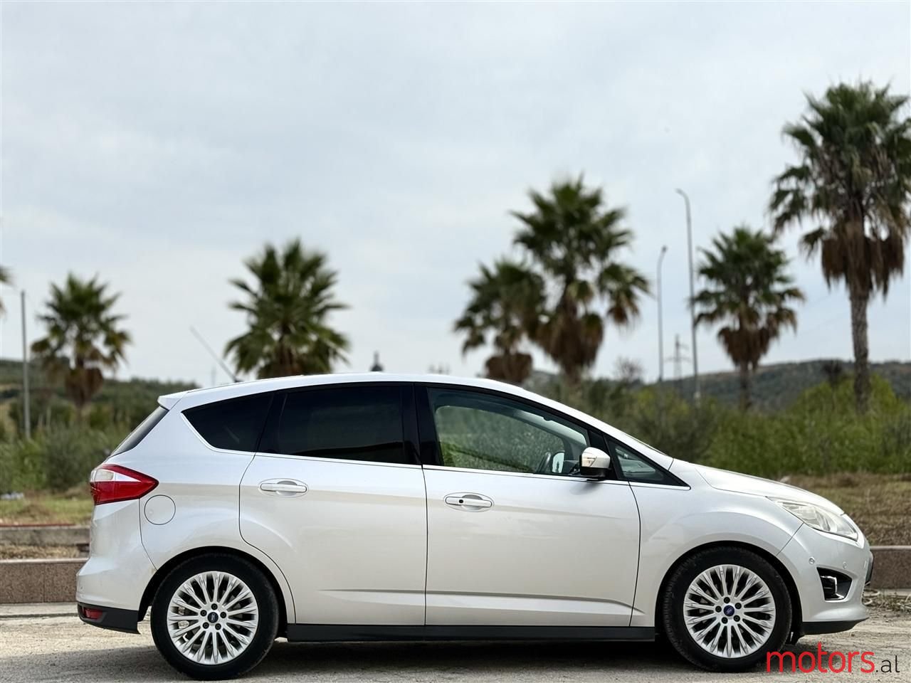 2012' Ford C-MAX photo #6