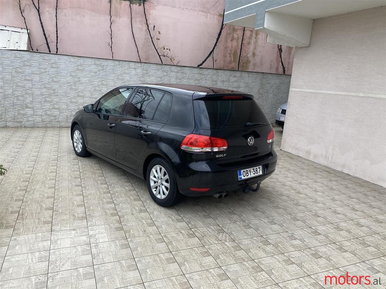 2010' Volkswagen Golf photo #5